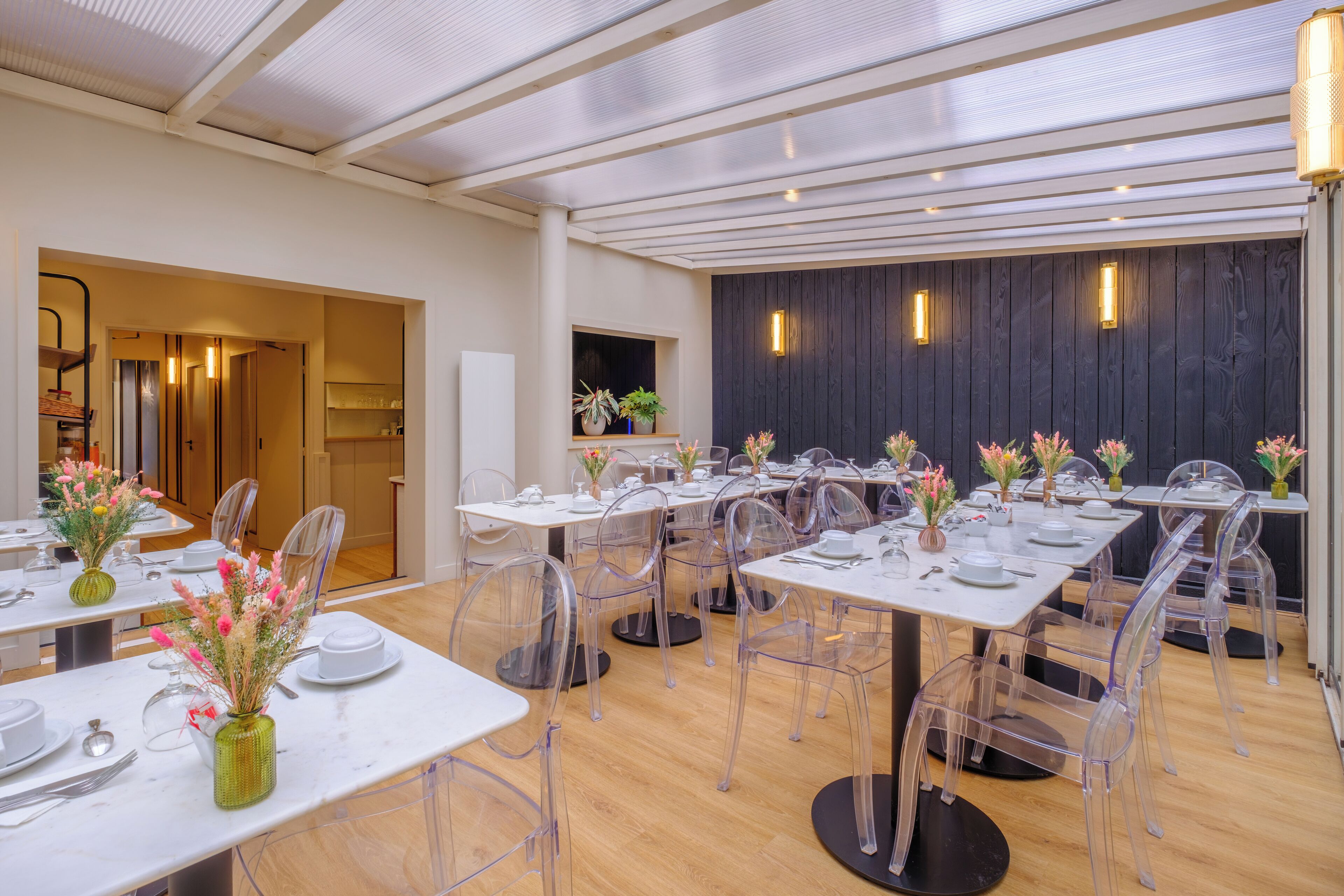 daily buffet breakfast (eur 13 per person)