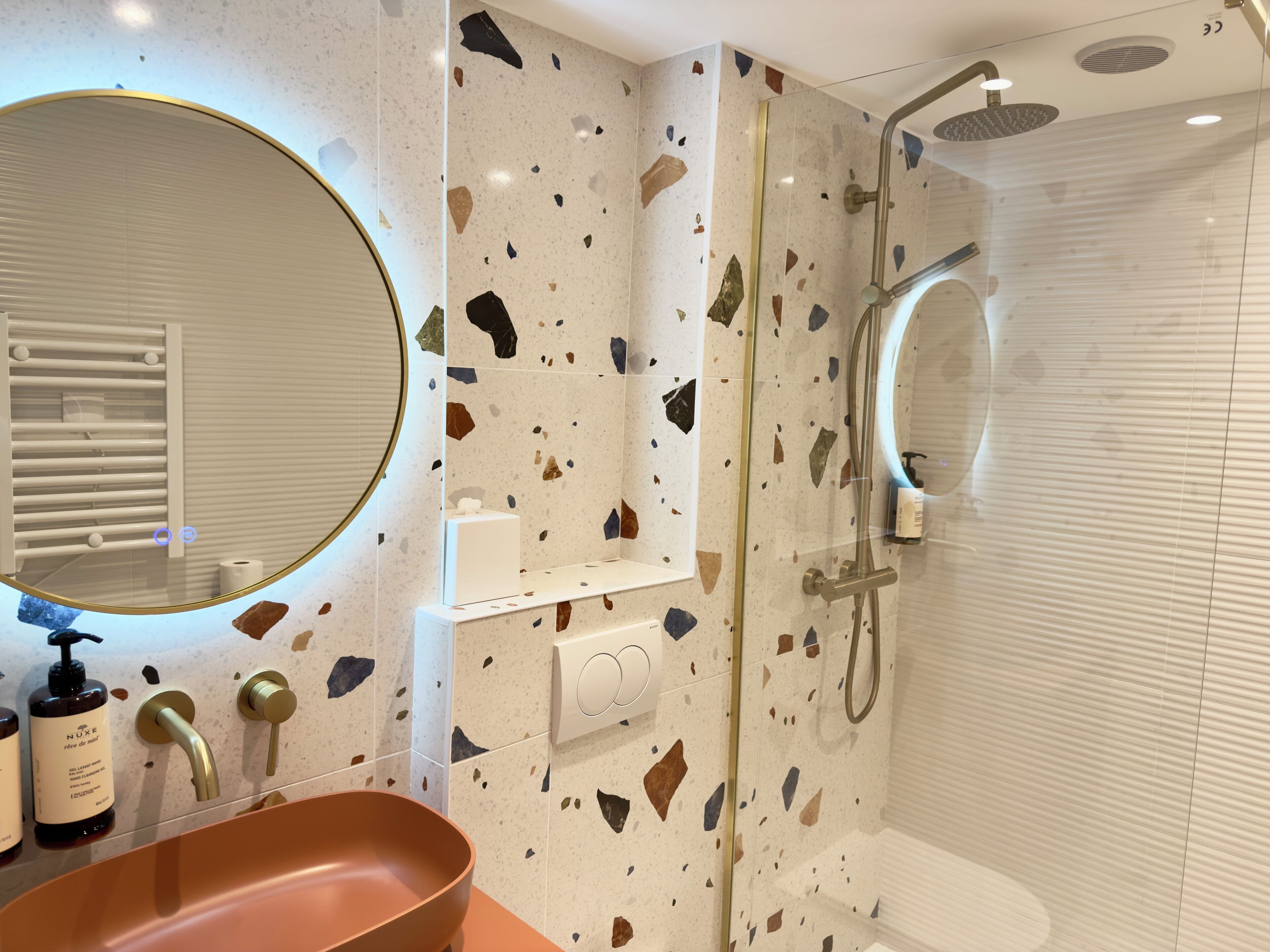 superior double room | bathroom | bathtub, free toiletries, hair dryer, towels