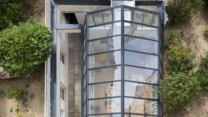 A modern building with a large glass facade and a unique angular design. - Hôtel Bootcamp (Issy-les-Moulineaux)