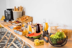 Daily buffet breakfast (EUR 14 per person)