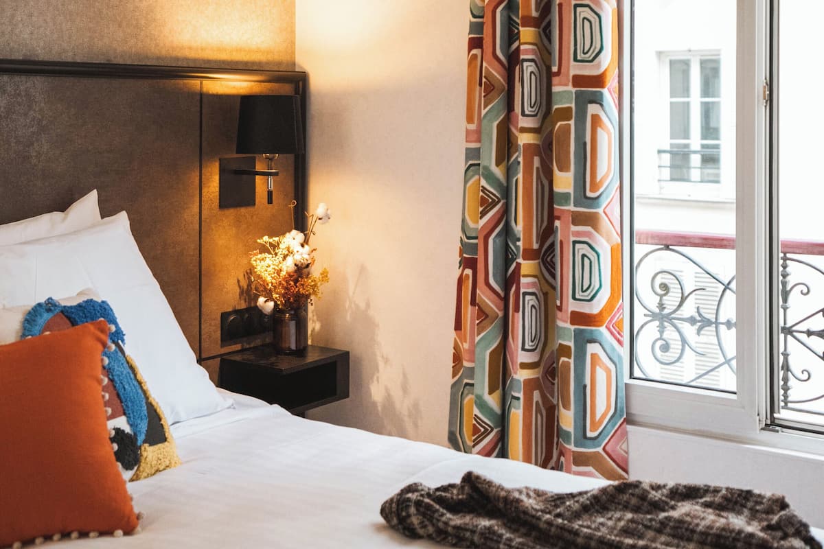 Premium bedding, in-room safe, desk, blackout curtains