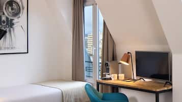 Tremannsrom | Safe på rommet, skrivebord og skrivebord for bærbar PC