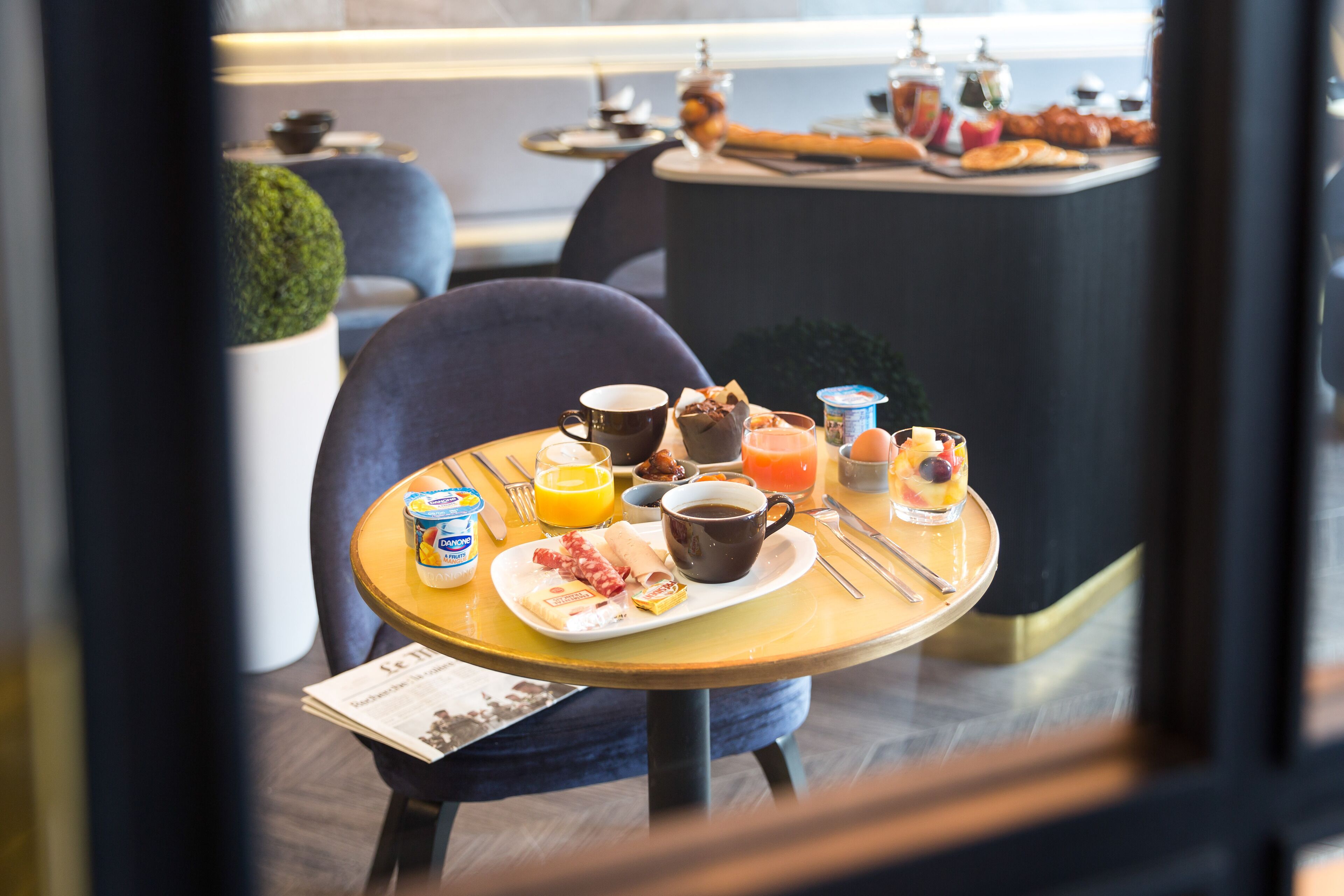 daily buffet breakfast (eur 14 per person)