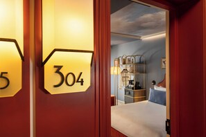 Unclassified image, 5 of 100, button - Grand Hotel De Turin (Paris)