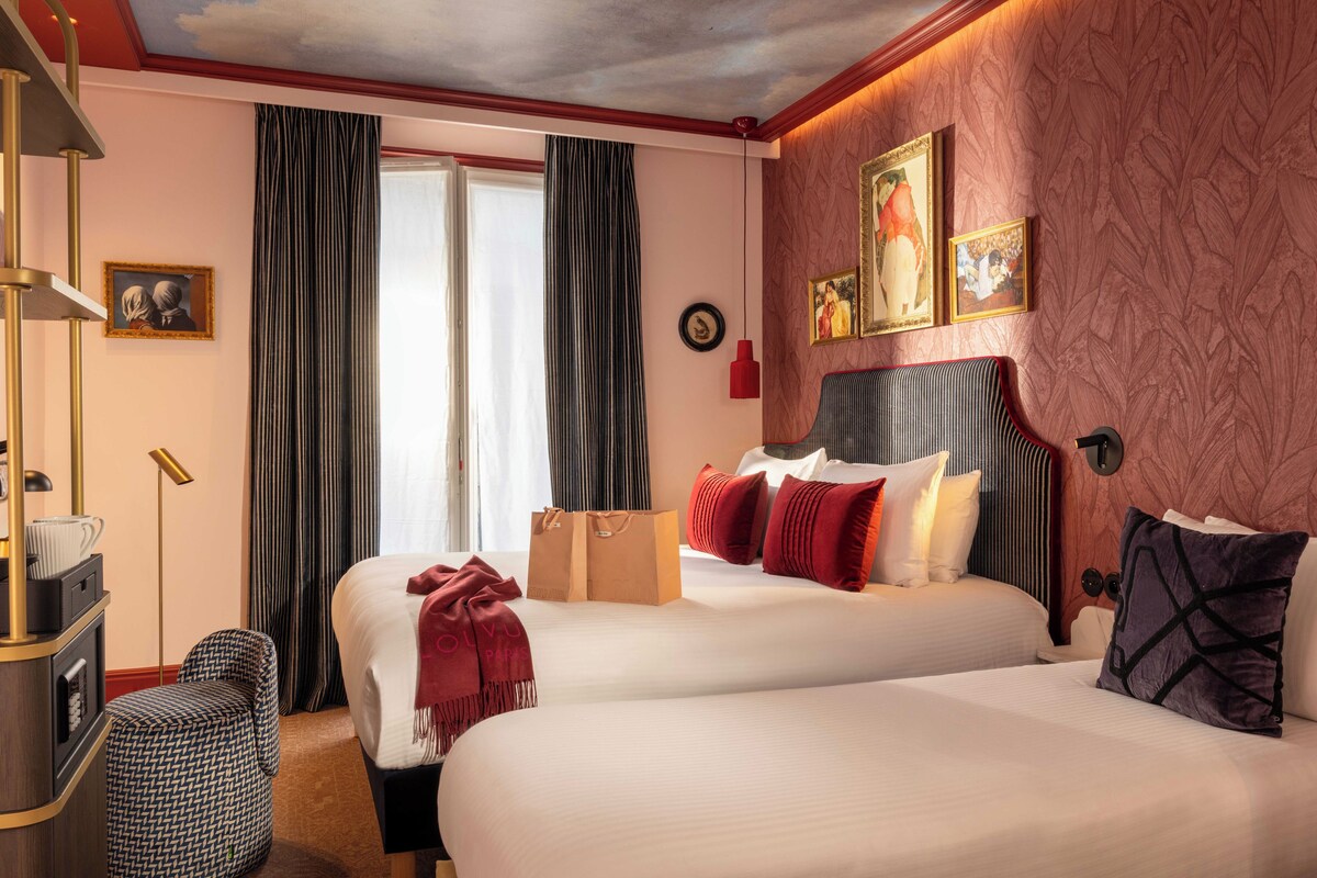 Triple Room, Balcony | Premium bedding, desk, blackout drapes, iron/ironing board (on request)