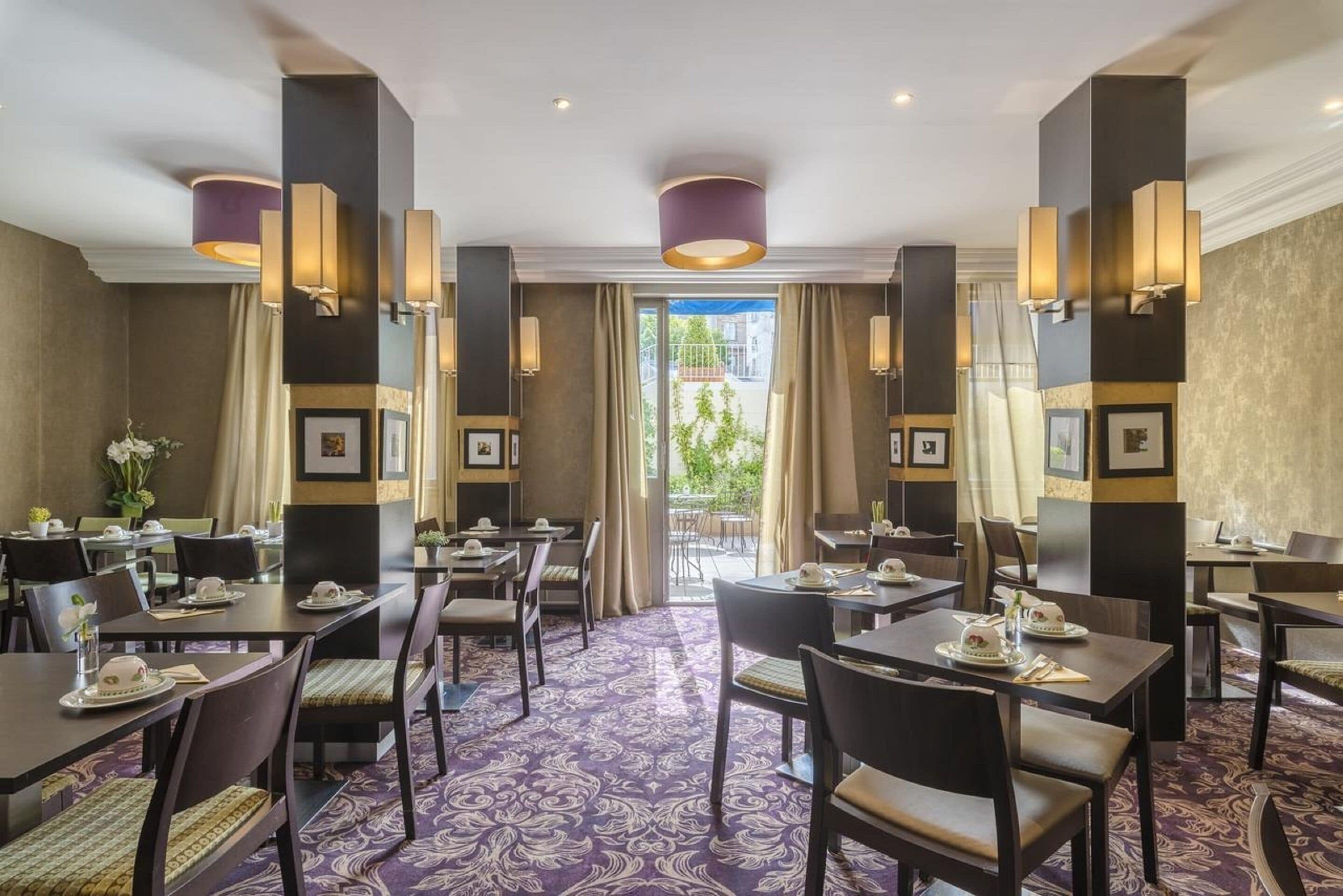 Buffet breakfast on weekdays (EUR 19.00 per person)