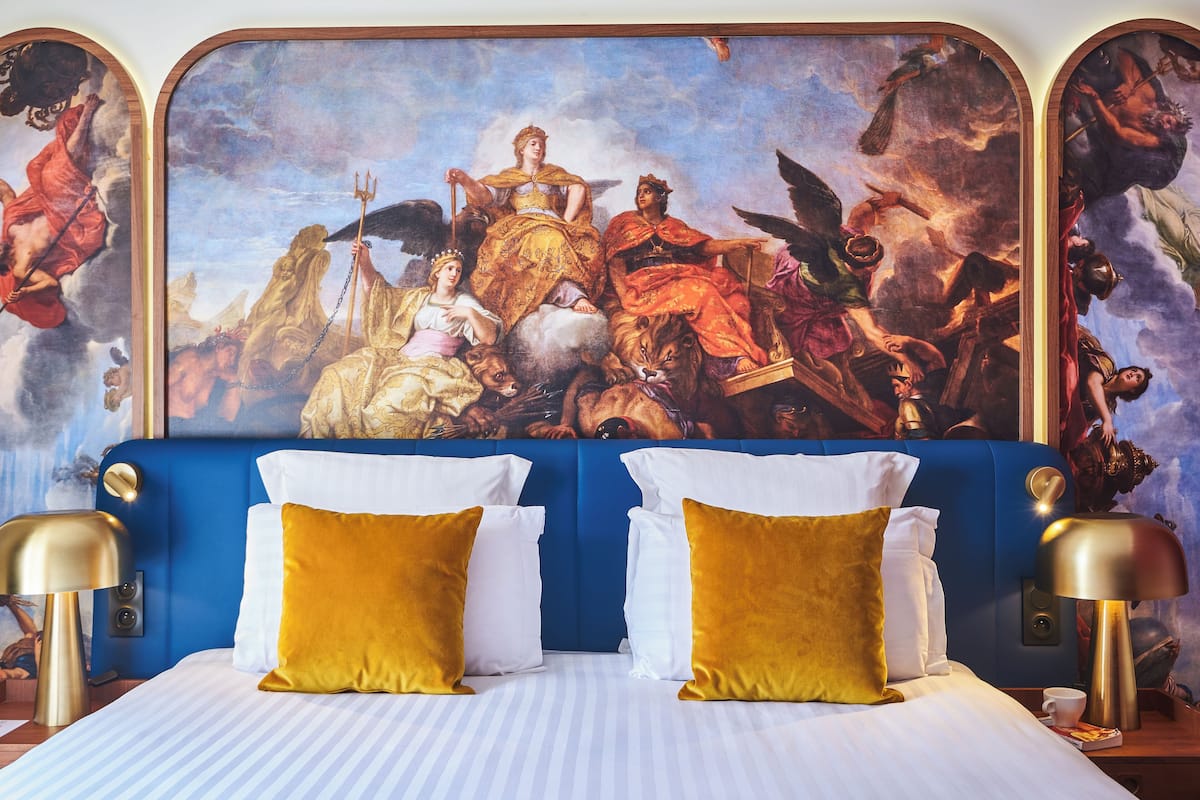 standard room | premium bedding, in-room safe, desk, iron/ironing board