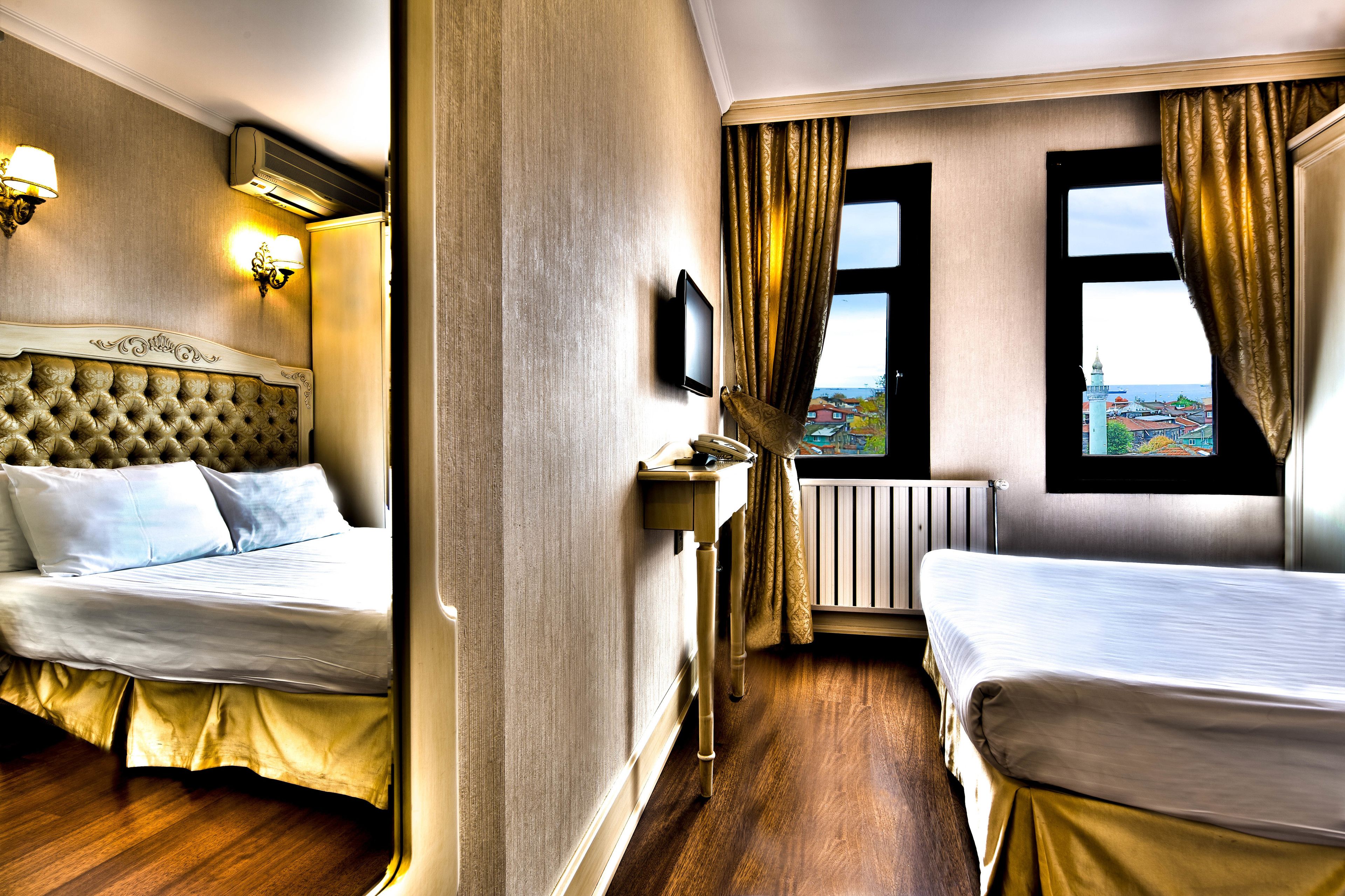 deluxe room, 1 double bed, sea view | premium bedding, minibar, in-room safe, individually decorated