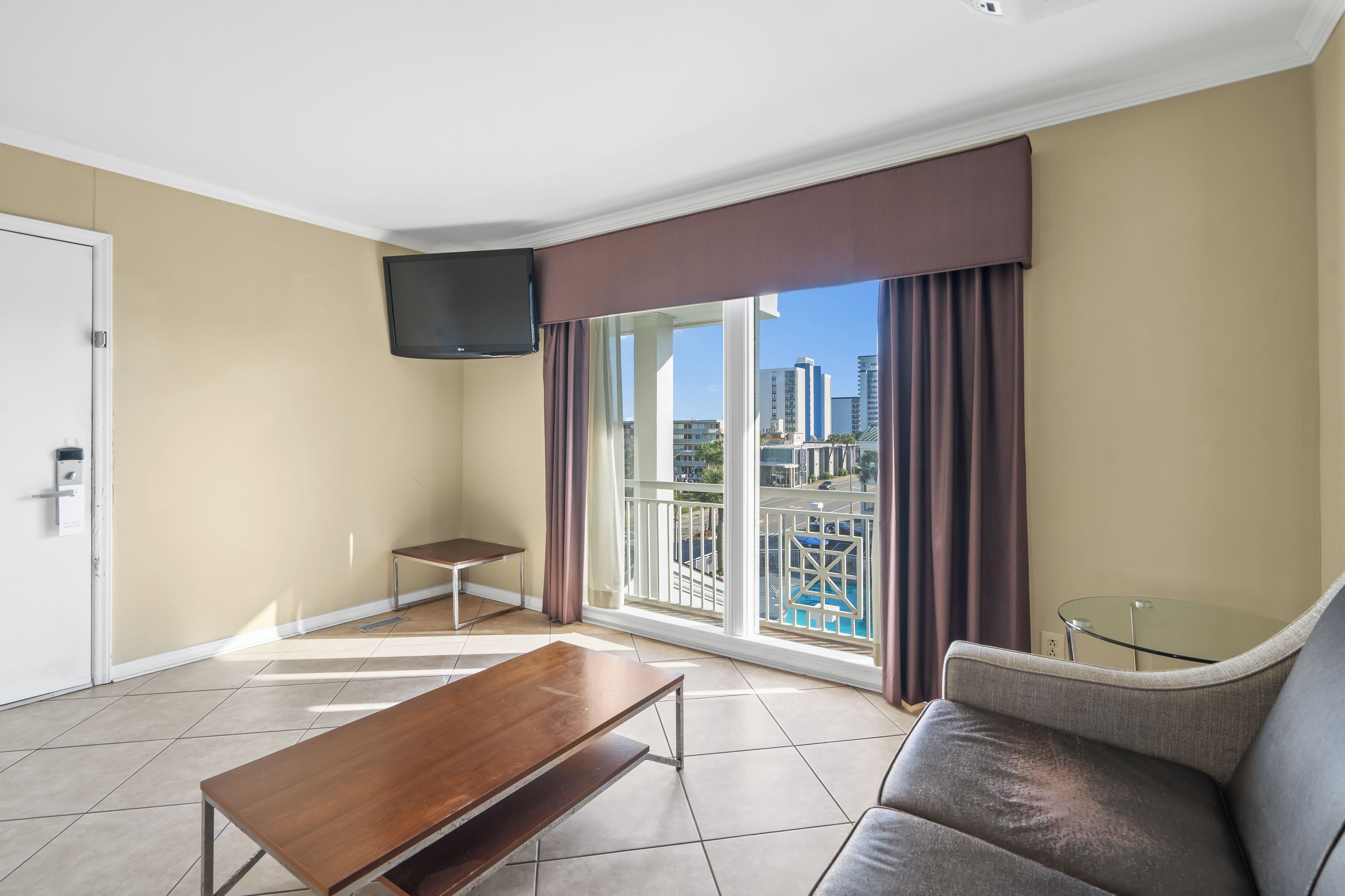 comfort suite, multiple beds, non smoking (couple's) | desk, laptop workspace, iron/ironing board, free wifi