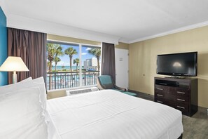 3 Queen Beds, Pool View (Efficiency), Non-Smoking