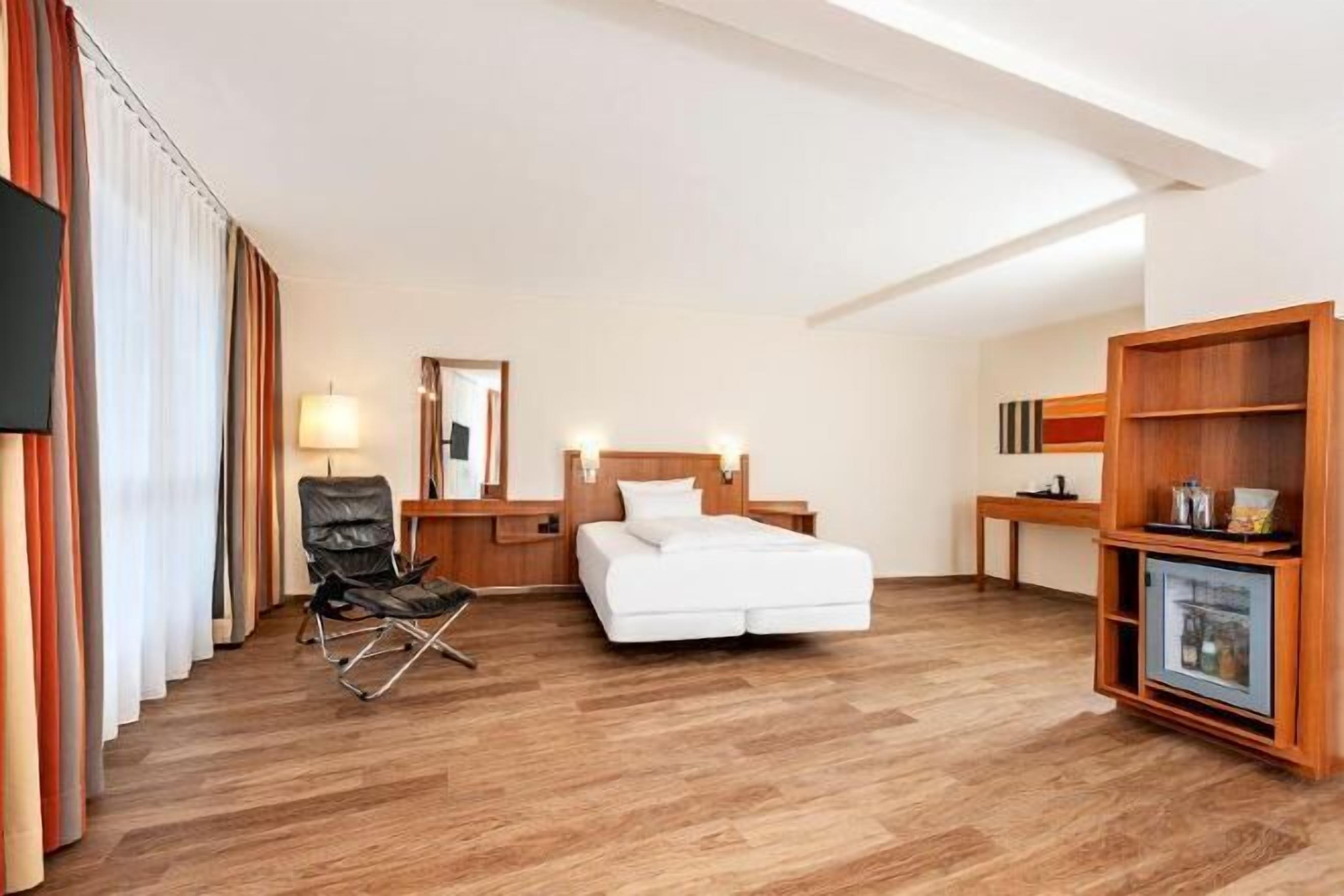 Hochwertige Bettwaren, Pillowtop-Betten, Minibar, Zimmersafe