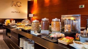 Desayuno buffet (EUR 15.4 por persona)