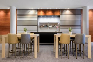 Se sirven desayunos, cenas y cocina internacional 