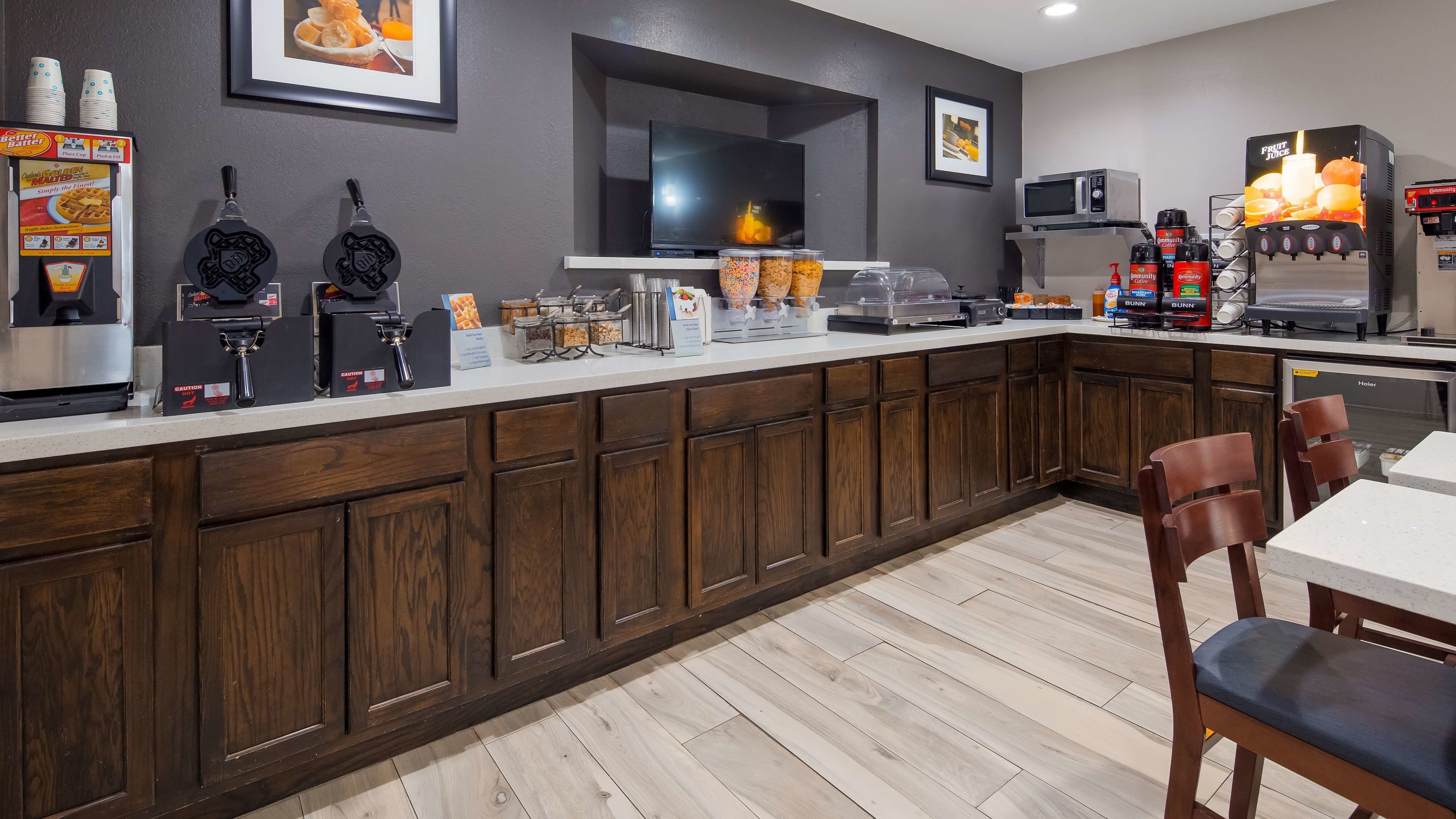 free daily continental breakfast