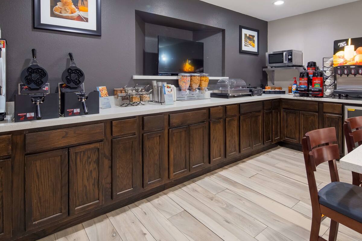 free daily continental breakfast