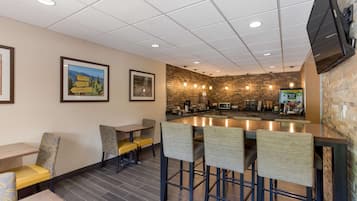 Free daily buffet breakfast