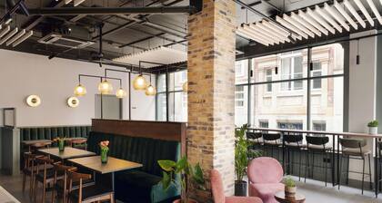 Native King’s Wardrobe, St. Paul’s