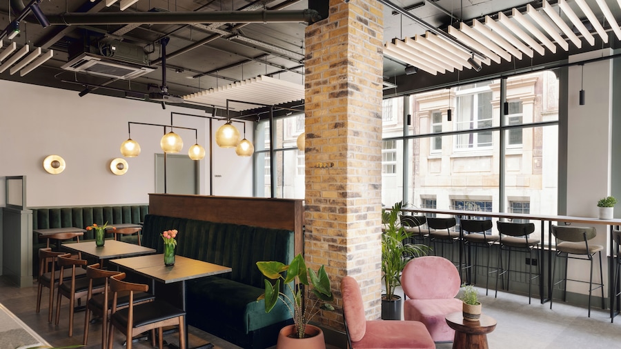 Native King’s Wardrobe, St. Paul’s