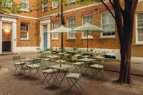 Native Kings Wardrobe, St Paul's - view 2