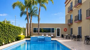Outdoor pool - Best Western Plus Monterrey Airport (Apodaca)