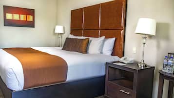 Habitación estándar, 1 cama King size, para no fumadores, microondas | Caja de seguridad en la habitación y escritorio