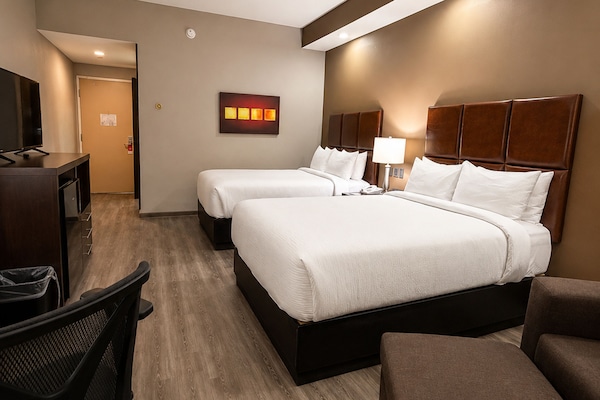 Standard Room, 2 Double Beds, Non Smoking, Microwave | In-room safe, desk, iron/ironing board, cribs (free)