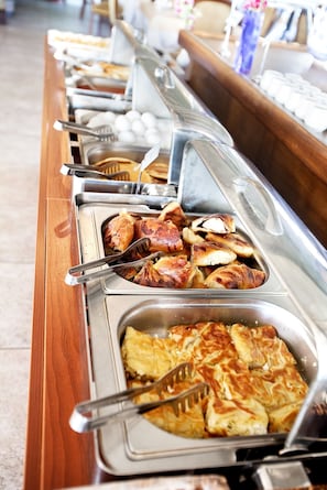 Desayuno buffet incluido todos los días 