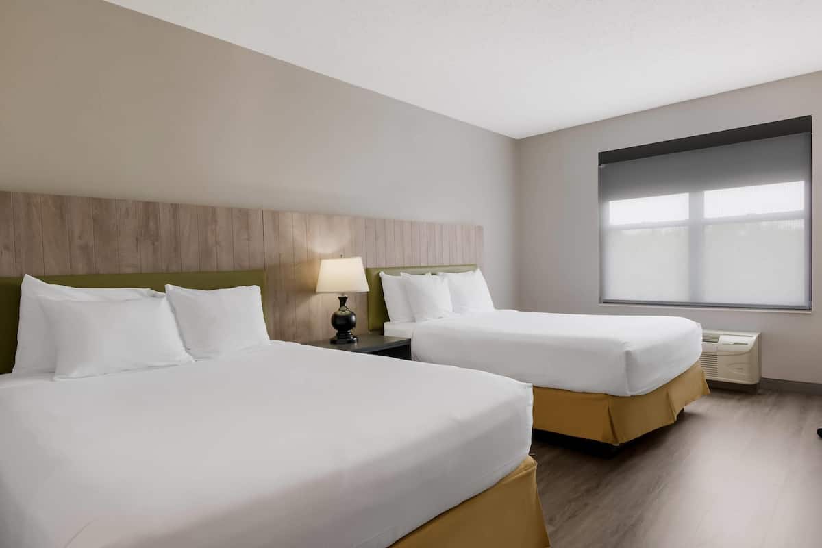 Phòng Suite, 1 phòng ngủ, không hút thuốc | 1 phòng ngủ, bộ đồ giường kháng dị ứng, bàn, màn/rèm cản sáng