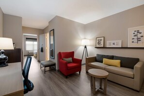 Suite, 1 habitación, accesible para personas con discapacidad, no fumadores | 1 dormitorio, ropa de cama hipoalergénica, escritorio y cortinas opacas