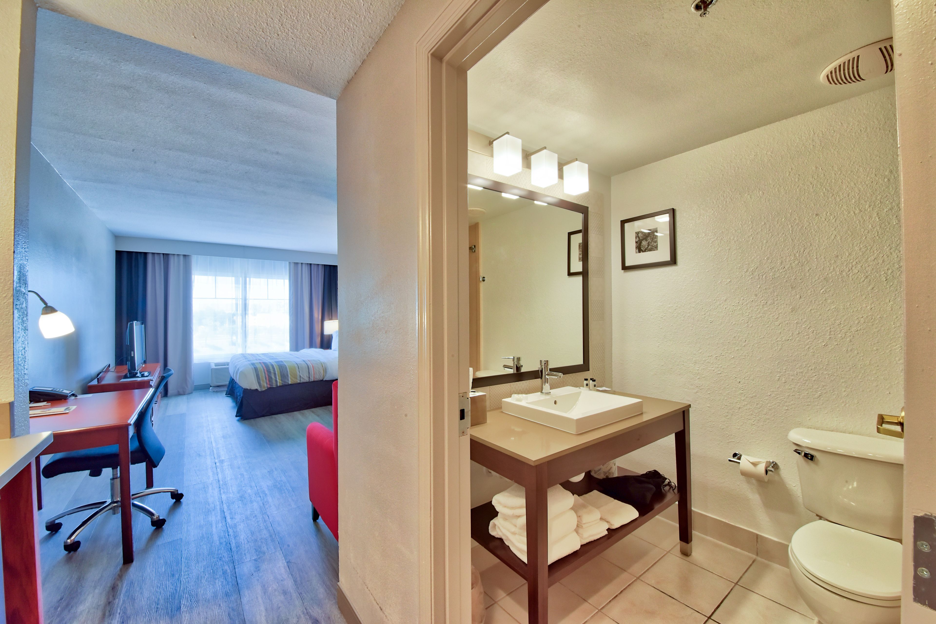 防过敏的被褥、办公桌、遮光窗帘、熨斗/熨衣板