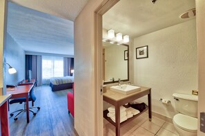 Hypo-allergenic bedding, desk, blackout drapes, iron/ironing board - Country Inn & Suites by Radisson, Ocala Southwest (Ocala)