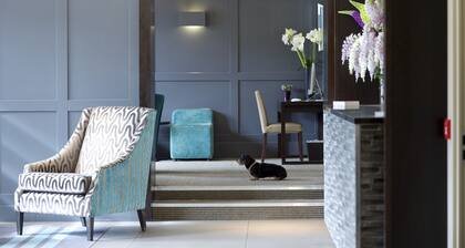 The Lodge Hotel - Putney