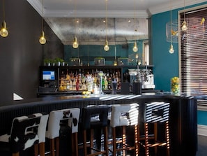 Bar (on property) - The Lodge Hotel - Putney (London)