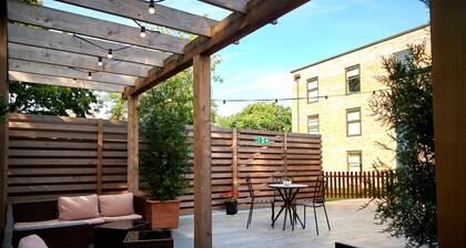 The Lodge Hotel - Putney