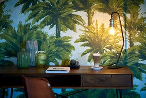 Studio (Loft) | In-room safe, desk, soundproofing, iron/ironing board - The Lodge Hotel - Putney (London)