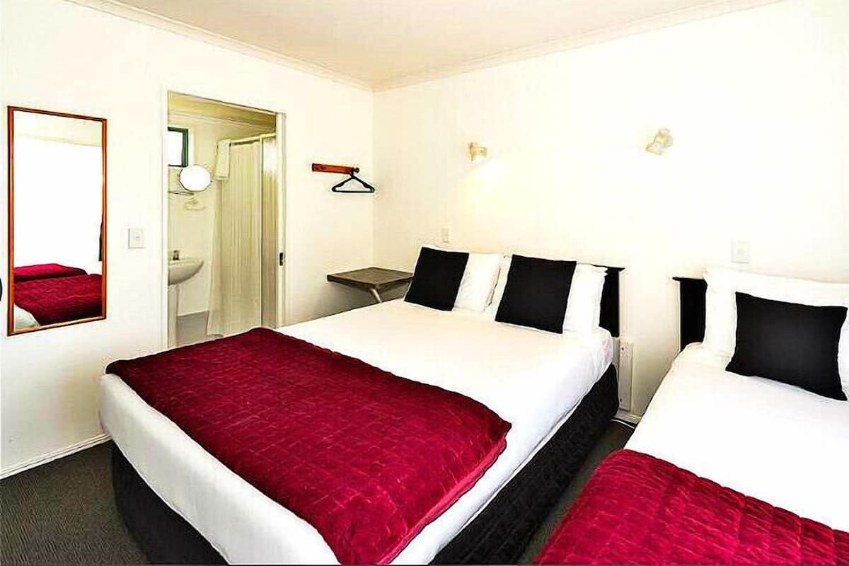 Standard-Apartment, 2 Schlafzimmer | Verdunkelungsvorhänge, kostenloses WLAN, Bettwäsche