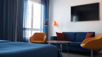 Escritorio, sistema de insonorización, tabla de planchar con plancha