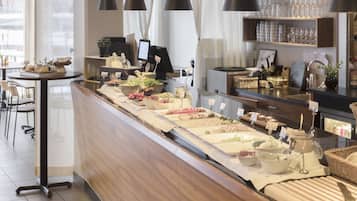 Free daily buffet breakfast