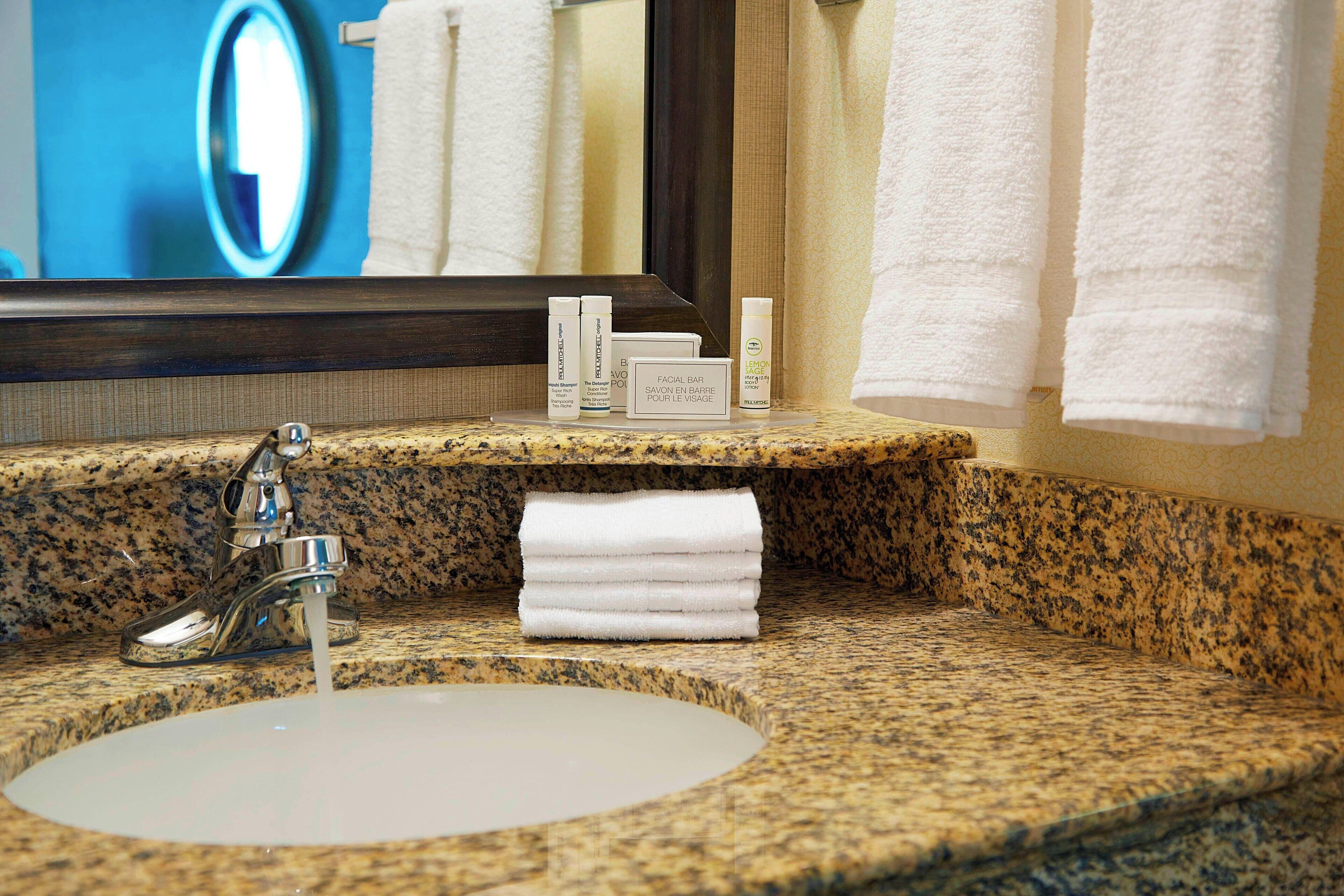 1 bedroom, pillow-top beds, desk, laptop workspace