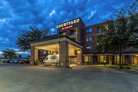 Exterior. Courtyard by Marriott Dallas DFW Airport South/Irving