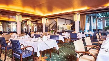 Daily buffet breakfast (EUR 18 per person)