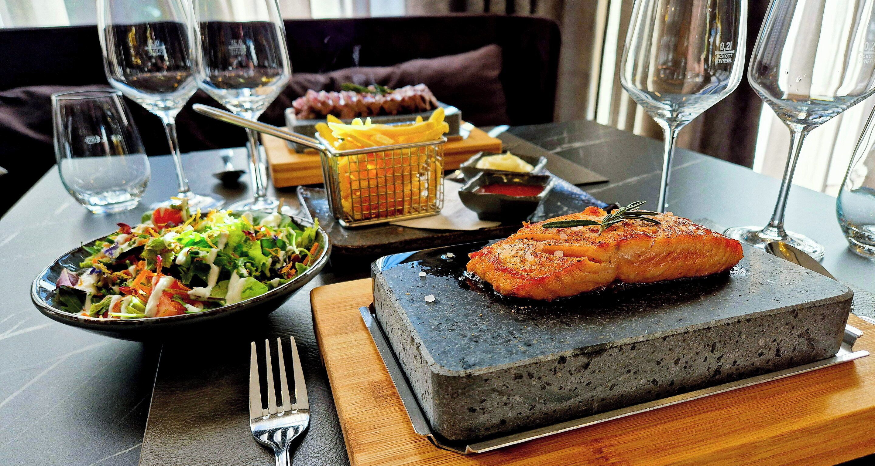 breakfast and dinner served, german cuisine