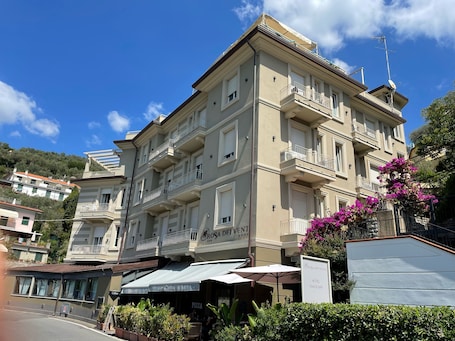 Esterni. Hotel Rosa dei Venti