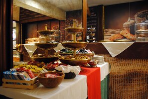 Dagelijks ontbijtbuffet (toeslag)