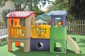 Außen-Kinderspielplatz