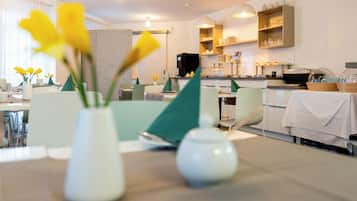 Frühstücksbuffet unter der Woche gegen Gebühr