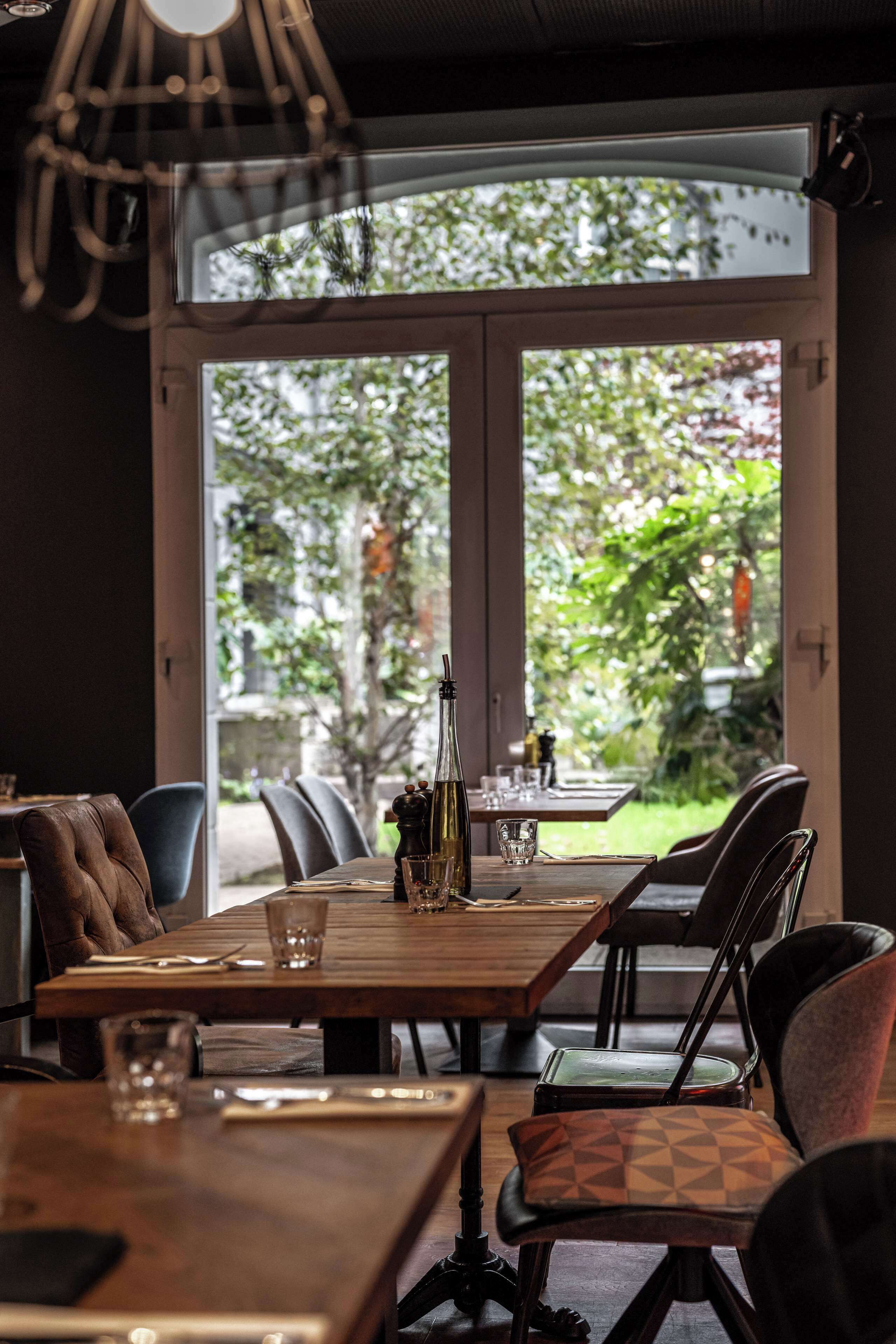 breakfast, lunch, dinner served; vegetarian cuisine