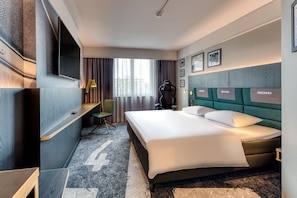 Superior Room, 1 King Bed | Premium bedding, down comforters, in-room safe, desk