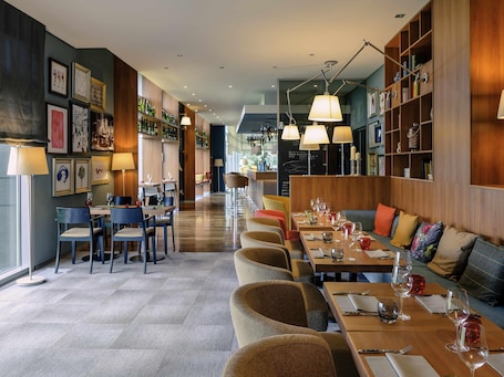 Breakfast, lunch and dinner served . Mercure Hotel Frankfurt Eschborn Helfmann-Park