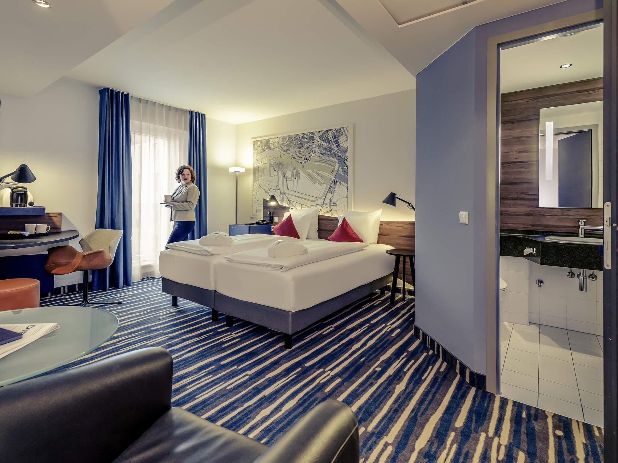 Privilege Room with King Size Bed, Courtyard Location | Hypo-allergenic bedding, in-room safe, desk, laptop workspace